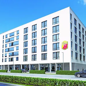 Super 8 By Wyndham West Szálloda